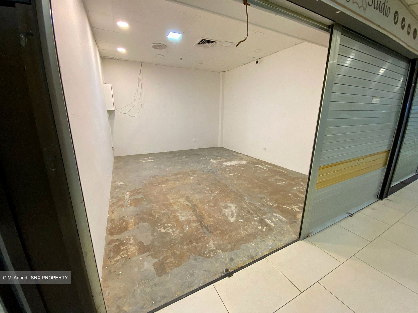 Lucky Plaza (D9), Retail #539630991